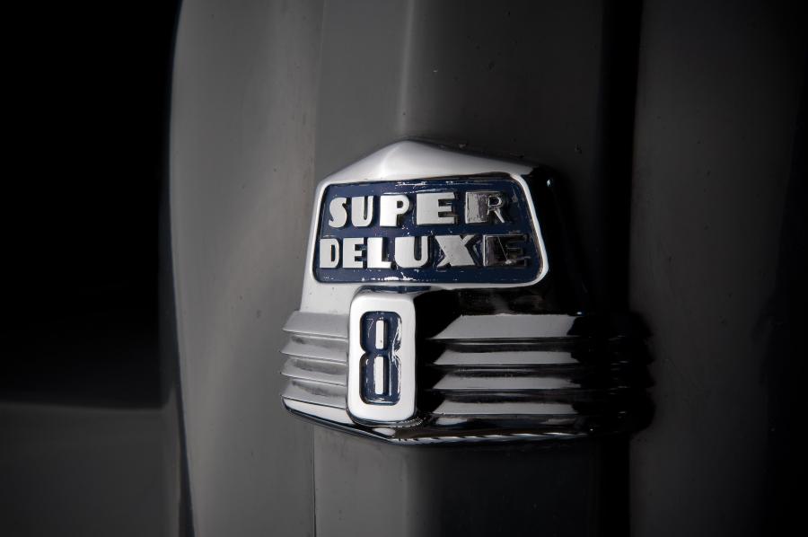  Ford Super DeLuxe Tudor Sedan 1947 года  (фото 4 из 10)